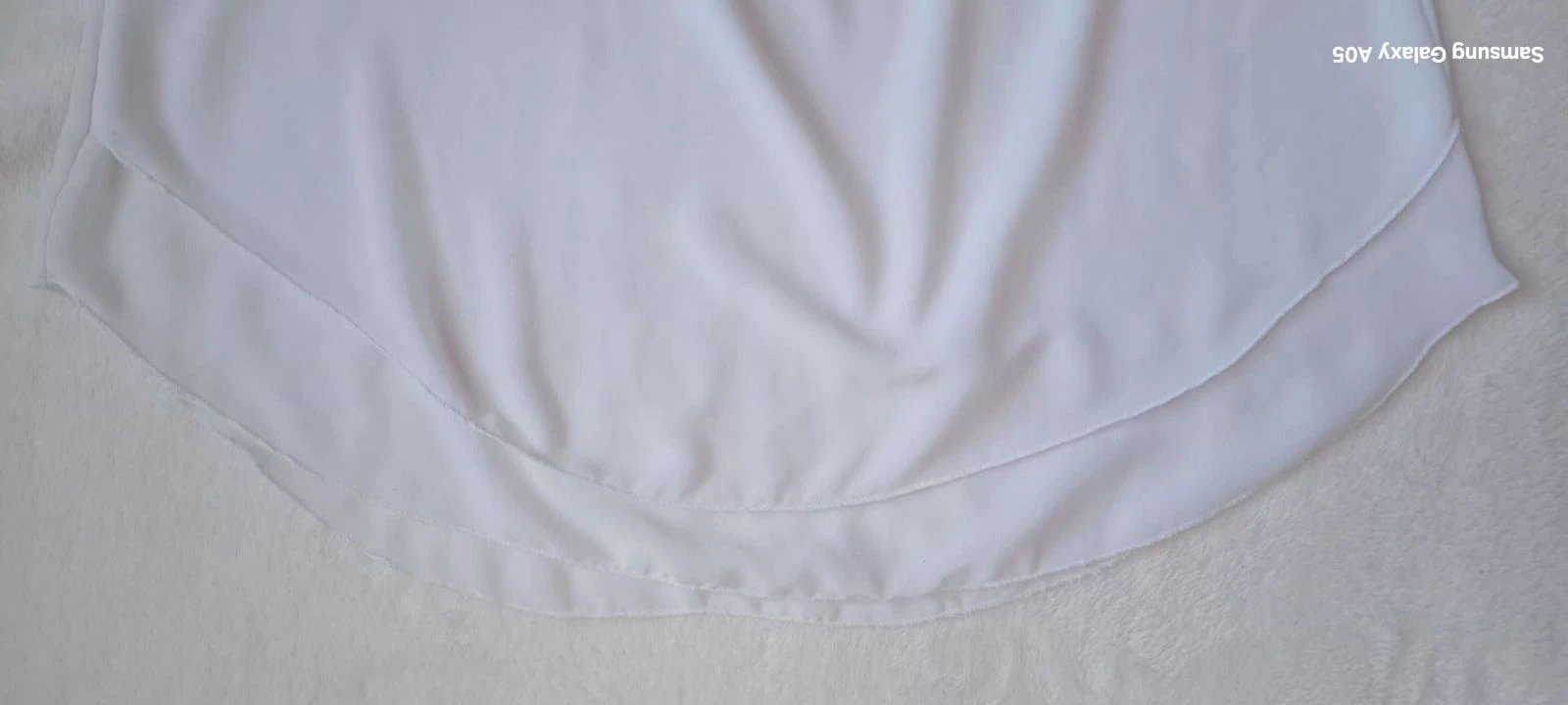 Flowy white top T back zip - 3 ruffles - like new – photo 7
